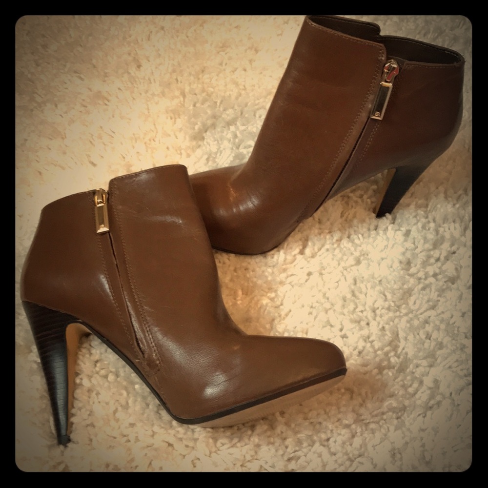 High heeled Zipper Booties